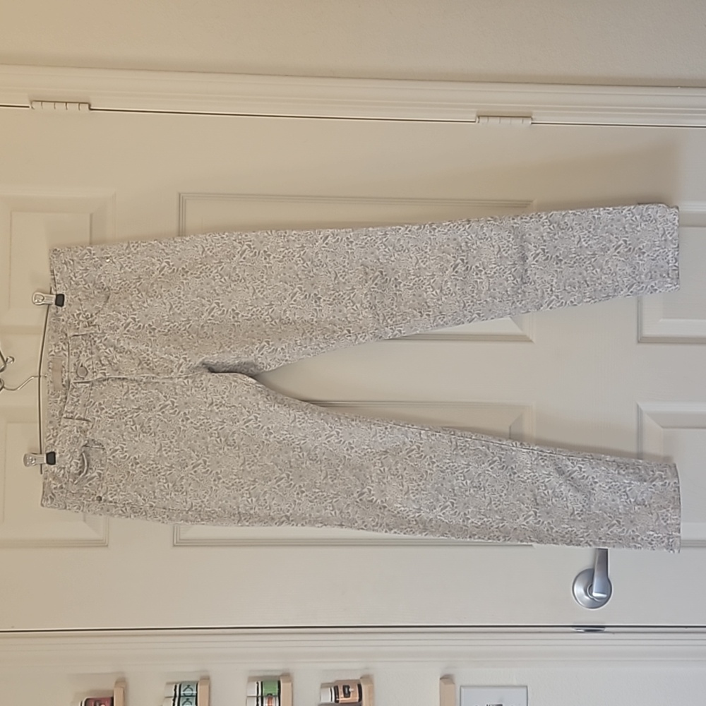 Stretchy Jeans / Floral Pants